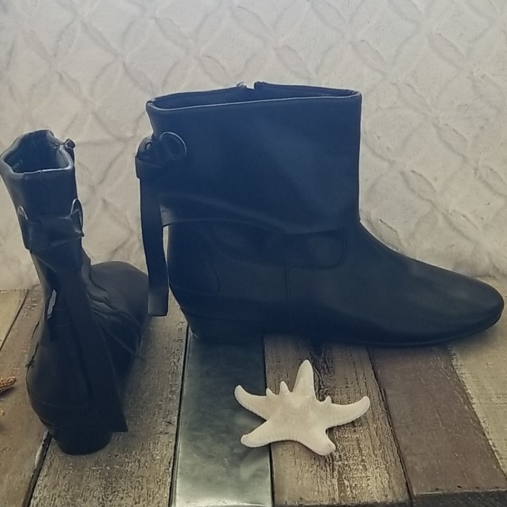 AEROSOLES ANKLE BOOT